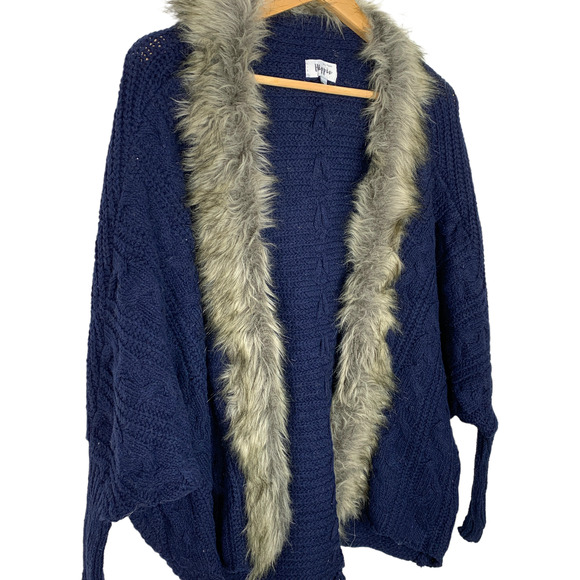 Felicity Faux Fur Batwing Cardigan Dark Blue MILITARY HIPPIE - Picture 2 of 6